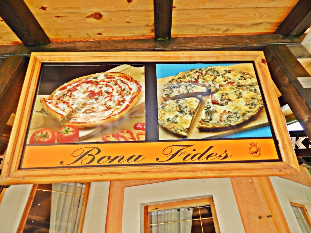 Caffe Pizzeria I Apartmani Bona Fides Nm Nova Varoš Εξωτερικό φωτογραφία